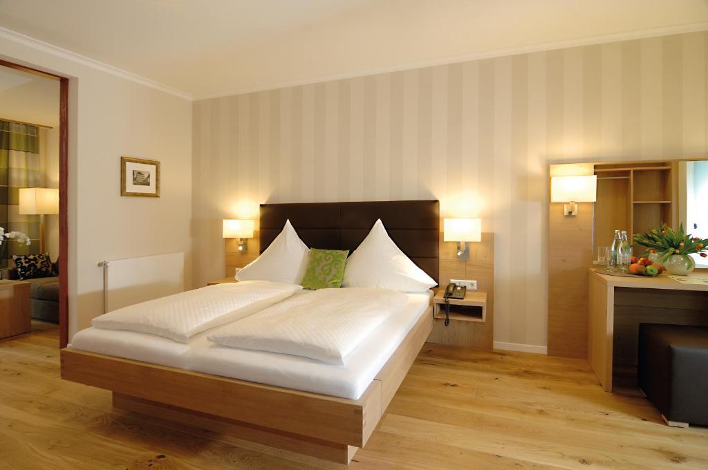 Hotel Der Loewen Hagnau Quarto foto